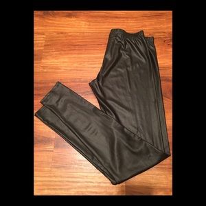 Faux leather leggings - medium